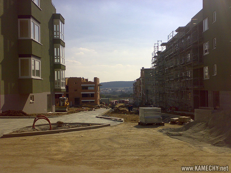 Aktuální stav stavby Kamechy I (etapa 2.) dne 9. 4. 2008